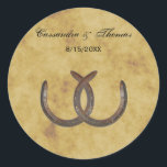 Rustikale Hufeisen beängstigende BG-Umschlag Aufkl Runder Aufkleber<br><div class="desc">Land Rustikale Hufeisen, Distressed Tee Background - Umschlag Aufkleber / Liebesmarken / Stickers =========== Rustikales Land sehen anpassbar Party und feierliche Einladungen und Accessoires mit einem Hufeisendesign auf einem bedrückten Tee gefärbt aussehen Hintergrund. Dieses Produkt ist Teil einer Reihe von passenden Designs, die für viele Anlässe und Veranstaltungen leicht anpassbar...</div>