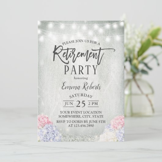 Rustikale Hydrangeas florale String Lights Retirem Einladung (Stehend Vorderseite)