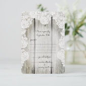 Rustikale Imitate Lace Barn Wood Wedding RSVP Karte (Stehend Vorderseite)