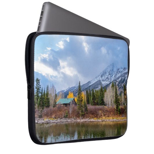 Rustikale Kabine Retreat Laptopschutzhülle (Vorne Rechts)