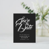 Rustikale Kalligraphie Save the Date Einladung Postkarte (Stehend Vorderseite)
