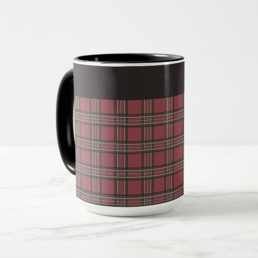 Rustikale Karierte Tasse in Rot und Schwarz (Vorderseite Links)