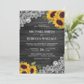 Rustikale Karkohle, graue Holzspitze Sonnenblumenh Einladung (Stehend Vorderseite)