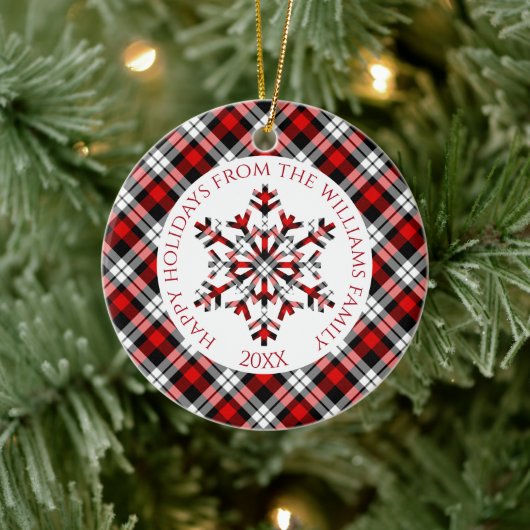 Rustikale Karo Roter Schwarzer Tartan Schneeflocke Keramik Ornament (Baum)