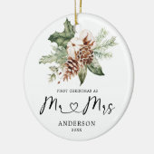 Rustikale Kiefer Erste Weihnachtszeit Mr. & Mrs. G Keramik Ornament (Links)