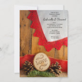 Rustikale Kiefern und Winterabendessen am roten Sp Einladung (Vorderseite)