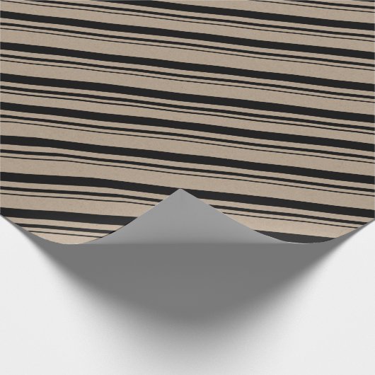 Rustikale Kraft Black Stripes Holiday Geschenkpapier (Ecke)