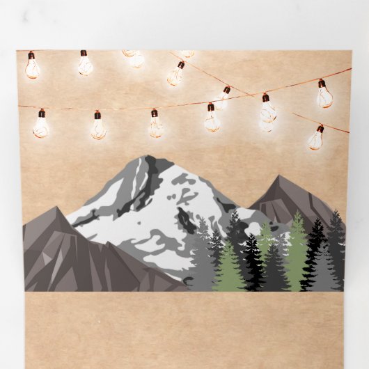 Rustikale Kraft Mountain Forest String Lights Wedd Dreifach Gefaltete Einladung (Innen Erste Seite)