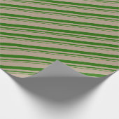 Rustikale Kraft Pine Green Strips Urlaub Geschenkpapier (Ecke)