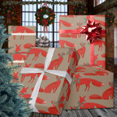 Rustikale Kraft-Rotfüchse an einem holzigen Datum Geschenkpapier