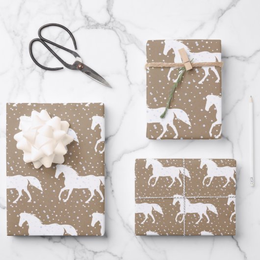 Rustikale Kraft Wilde Weiße Pferde im Schnee Geschenkpapier Set (Vorderseite)