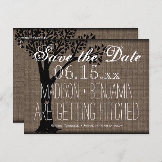 Rustikale Länderbaum-Burlap-Save the Date Postkart Ankündigungspostkarte (Vorne/Hinten)