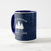 Rustikale Landfamilie Baumhütte Blauer Wald Grosse Tasse (Vorderseite Links)