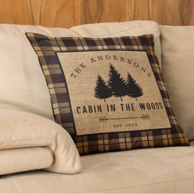 Rustikale Landfamilie Hütte im Wald Thro Kissen (Von Creator hochgeladen)