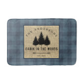 Rustikale Landfamilie Kabine im Wald Badematte (Vorderseite)