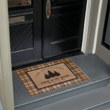 Rustikale Landfamilie Kabine im Wald