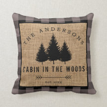 Rustikale Landfamilie Kabine im Wald