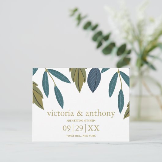 Rustikale Leaf-Blumenhochzeit rettet das Datum Postkarte (Stehend Vorderseite)