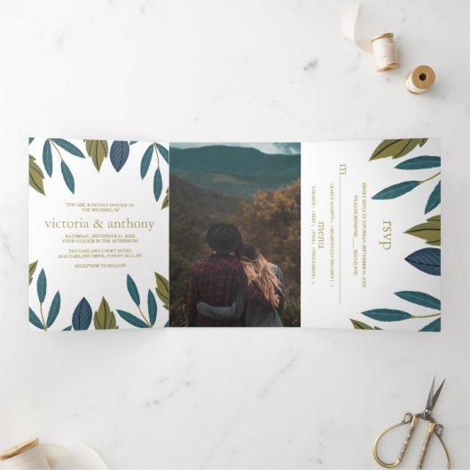 Rustikale Leaf Floral Wedding Suite Dreifach Gefaltete Einladung (Innenseite)
