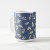 Rustikale Leaf-Silhouetten, Denim Blue, Khaki, Cre Kaffeetasse (Vorderseite Links)