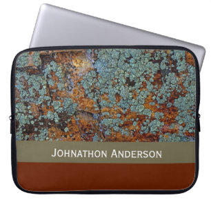 Rustikale Lichen Stone Rock Textur mit Namen Laptopschutzhülle