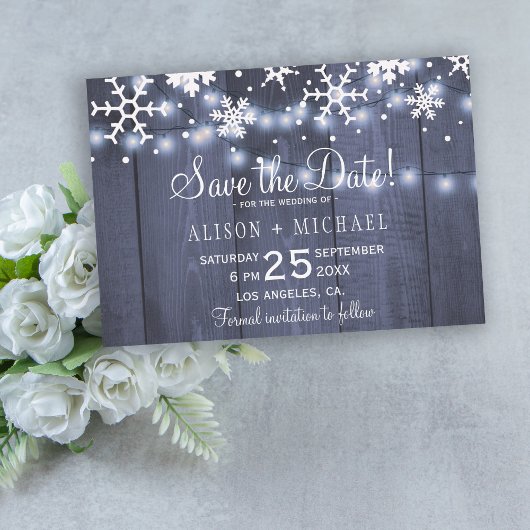 Rustikale Lichter Schneeflocken Winterhochzeit ret Save The Date