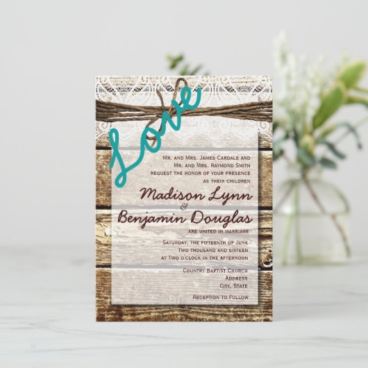 Rustikale LIEBE aus Stallholz Hochzeitsfeiern Einladung (Stehend Vorderseite)