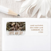Rustikale Liebe und Joy Pine Cone (Insitu)