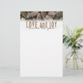 Rustikale Liebe und Joy Pine Cone Briefpapier (Stehend Vorderseite)