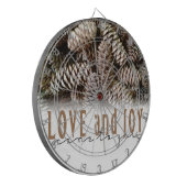 Rustikale Liebe und Joy Pine Cone Dartscheibe (Vorderseite Links)