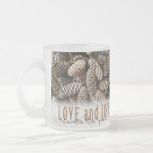 Rustikale Liebe und Joy Pine Cone Mattglastasse (Links)
