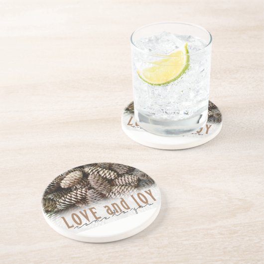 Rustikale Liebe und Joy Pine Cone Sandstein Untersetzer (Seite)