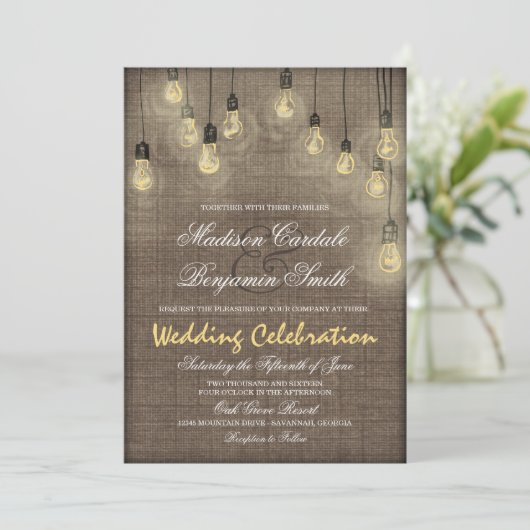 Rustikale Lights Burlap Hochzeitseinladungen Einladung (Stehend Vorderseite)