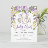 Rustikale lila Blütenmädchen Elefantenbaby Dusche Einladung (Stehend Vorderseite)
