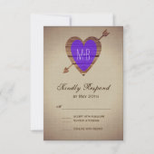 Rustikale Lila Heart Arrow Wedding RSVP Cards (Vorderseite)