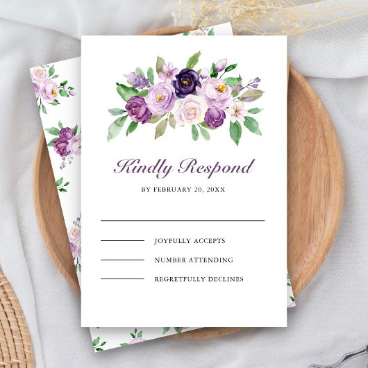 Rustikale lila Hochzeitsblumen RSVP Karte