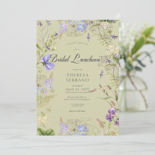 Rustikale Lila Wildblume Einladung (Stehend Vorderseite)
