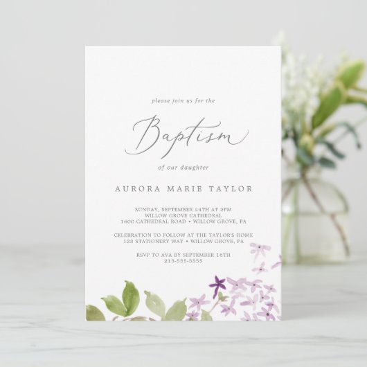 Rustikale Lilac-Taufe Einladung (Stehend Vorderseite)