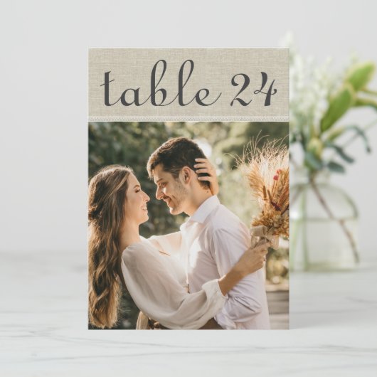 Rustikale Linen Wedding Foto Tischnummer (Stehend Vorderseite)