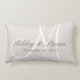 Rustikale Linse mit weißer Monogramm Lendenkissen