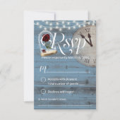 Rustikale Märchenmesse Dusty Blue Barn Wedding RSV RSVP Karte (Vorderseite)