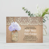 Rustikale Mason Jar Bluehydrangea Verlobungsparty Einladung (Stehend Vorderseite)