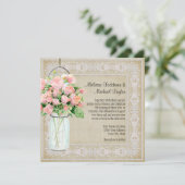 Rustikale Mason Jar Blush Pink Roses Bouquet Einladung (Stehend Vorderseite)