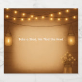 Rustikale Mason Jar & String Lights Hochzeit Alkoholflaschenetikett (Einzelnes Label)