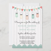 Rustikale Mason Jars String Lights on Wood Wedding Einladung (Vorderseite)
