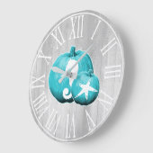 Rustikale Meereswelt an der Küste Grau Wood & Blue Große Wanduhr (Winkel)