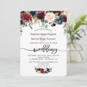Rustikale Merlot Navy Blue Floral Handwriting Wedd Einladung (Stehend Vorderseite)