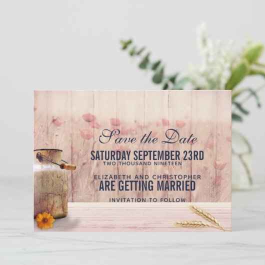 Rustikale Milchdose mit Weizen und Blume Hochzeit Save The Date (Stehend Vorderseite)