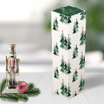 Rustikale moderne Weihnachtsbaumen Weinbox<br><div class="desc">Niedliche,  moderne und dennoch rustikale Weihnachtswein-Geschenkbox mit bezaubernden kleinen Wäldern von rustikalen Weihnachtsbäumen in Schattierungen von Waldgrün,  Salbei Grün und Feiertagrosa. Bitte kontaktieren Sie uns unter cedarandstring@gmail.com ,  wenn Sie Hilfe beim Design oder den passenden Produkten benötigen.</div>