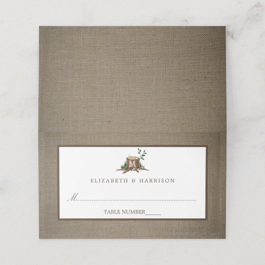 Rustikale Monogram Tree & Burlap Wedding Platzkarte (Außenseite Aufgefaltet)